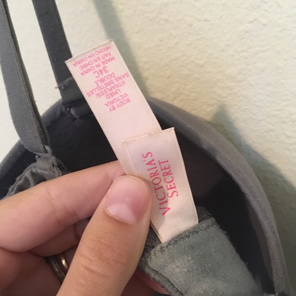 Victoria Secret 34C | Strapless Bra - Picture 3 of 3